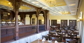 Hotel Hilltop Palace
