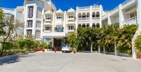 Hotel Hilltop Palace