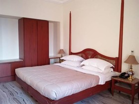 Hotel Hilltop Palace