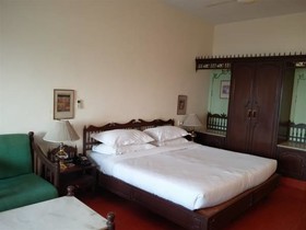 Hotel Hilltop Palace