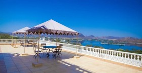 Hotel Hilltop Palace