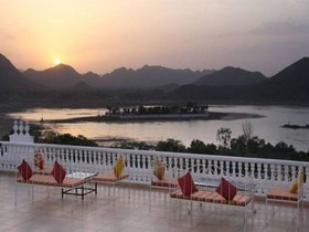 Hotel Hilltop Palace
