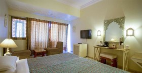 Hotel Hilltop Palace