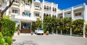 Hotel Hilltop Palace
