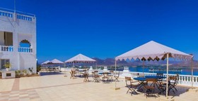 Hotel Hilltop Palace