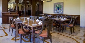 Hotel Hilltop Palace