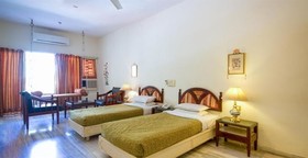 Hotel Hilltop Palace