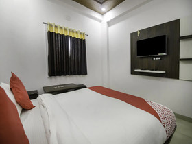Hotel Jai Hind By OYO Rooms