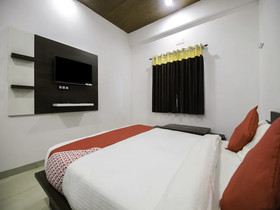Hotel Jai Hind By OYO Rooms