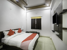 Hotel Jai Hind By OYO Rooms