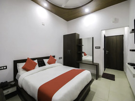 Hotel Jai Hind By OYO Rooms