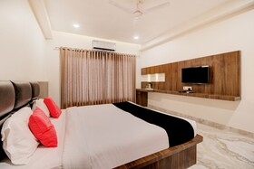 Hotel Krishnaraj by OYO Rooms