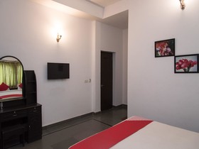 Hotel Manwar by OYO Rooms