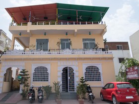 Hotel Manwar by OYO Rooms
