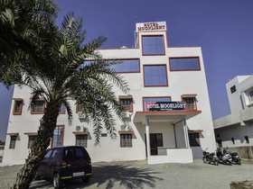 Hotel Moonlight By OYO Rooms