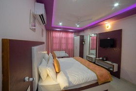 Hotel Sandal Inn