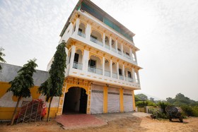 Hotel Shree Daulatgarh by OYO Rooms