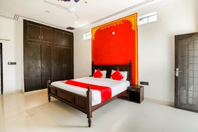 Hotel Shree Daulatgarh by OYO Rooms