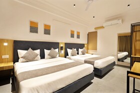 Hotel Sparkle Inn