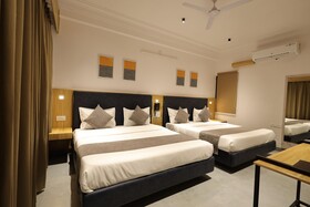 Hotel Sparkle Inn