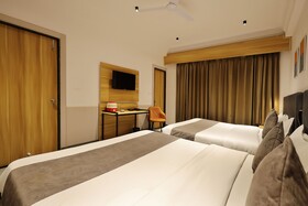 Hotel Sparkle Inn