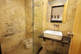 Hotel Sparkle Inn