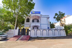 Hotel The Castle Homestay I By FabHotels