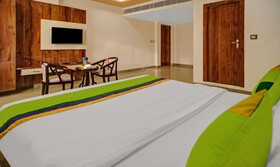 Itsy By Treebo Eagle Inn With Mountain