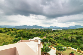 Mewar Mansion by Vista Rooms