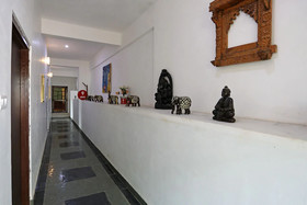 OYO 10206 Home Modern Stay Near Fateh Sagar
