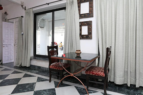 OYO 10206 Home Modern Stay Near Fateh Sagar