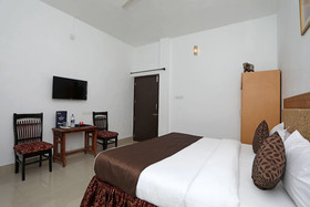OYO 10206 Home Modern Stay Near Fateh Sagar