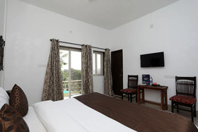 OYO 10206 Home Modern Stay Near Fateh Sagar