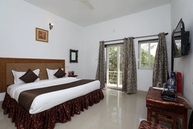 OYO 10206 Home Modern Stay Near Fateh Sagar
