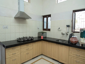 OYO 13273 Home Luxury Stay Airport Road