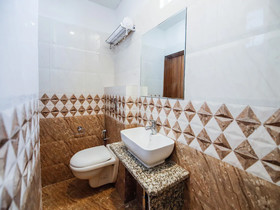 OYO 24327 Royale Sejour