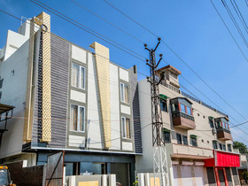 OYO 24327 Royale Sejour