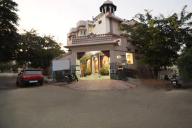 OYO 24923 Rani Palace