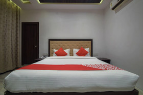 OYO 24923 Rani Palace