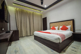 OYO 24923 Rani Palace