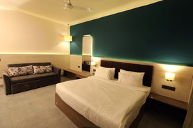 Solitaire Resorts