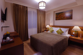 Denzong Shagrila Lords Inn Hotel & Spa