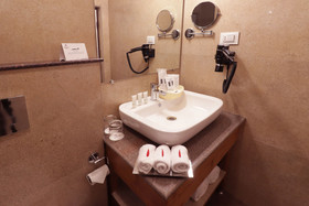 Denzong Shagrila Lords Inn Hotel & Spa