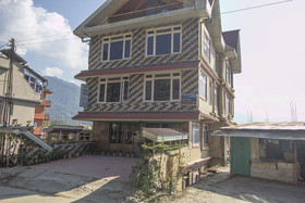 Hotel Chittiz by OYO Roooms