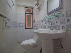 Rising Inn by OYO Rooms