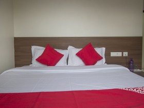Rising Inn by OYO Rooms