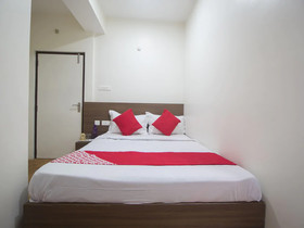 Rising Inn by OYO Rooms