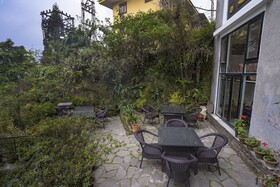 Treenz Kanta Chumbi Residency