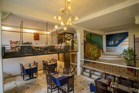 Treenz Kanta Chumbi Residency