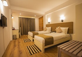 Treenz Kanta Chumbi Residency